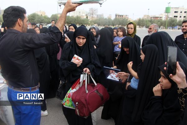 اعزام ۱۲۰ دانش‌آموز دختر زیارت‌اولی یزدی به مشهد مقدس