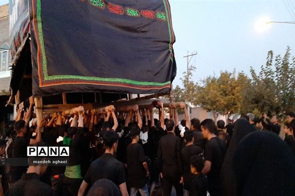 عاشورا، زمانی برای عاشقی زیر پرچم امام حسین(ع)