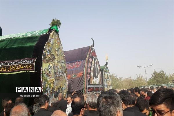 عاشورا، زمانی برای عاشقی زیر پرچم امام حسین(ع)