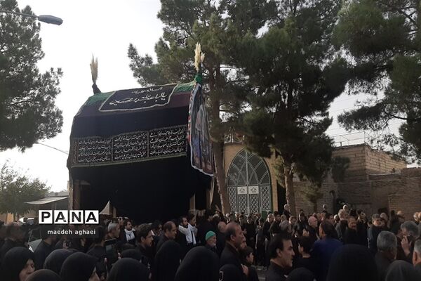 عاشورا، زمانی برای عاشقی زیر پرچم امام حسین(ع)