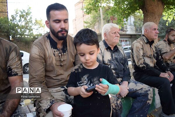 آیین «گل مالی»؛ عاشورای لرستان