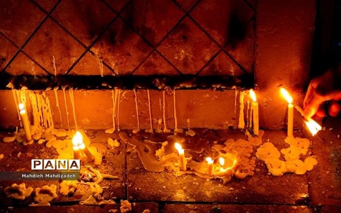 برپایی آیین سنتی شمع سوزان در مشهد