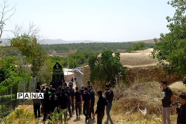 مراسم نخل‌گردانی  و شبیه‌خوانی  در روستای تاریخی وانشان استان اصفهان