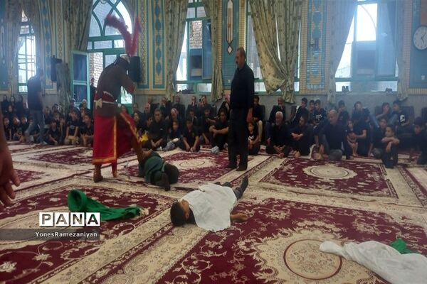 تعزیه‌خوانی روز عاشورا در روستای مزده خلیل‌آباد