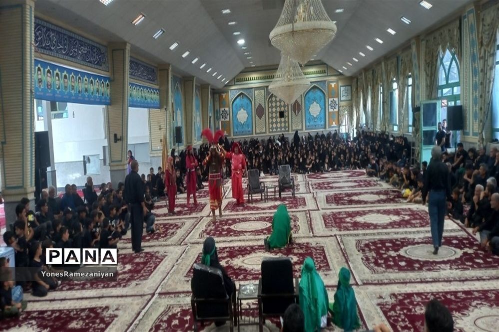 تعزیه‌خوانی روز عاشورا در روستای مزده خلیل‌آباد