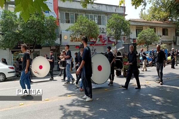 مراسم عزاداری ظهر روز عاشورای حسینی در ساری