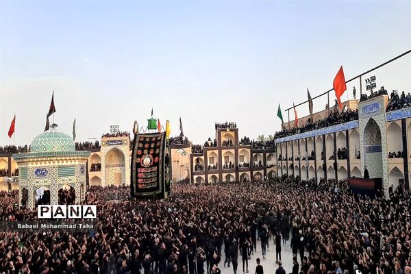 مراسم نخل‌برداری عصر عاشورا در حسینیه سفید شهرستان اشکذر