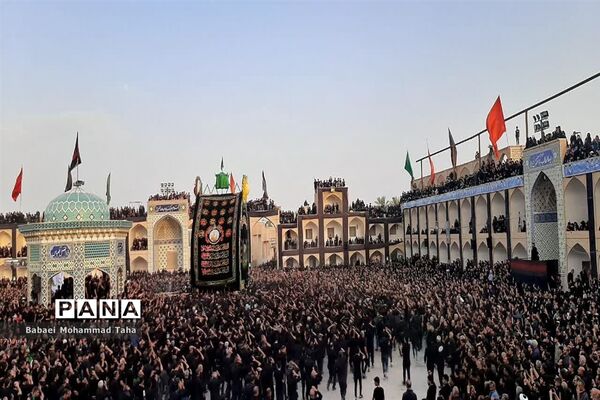 مراسم نخل‌برداری عصر عاشورا در حسینیه سفید شهرستان اشکذر