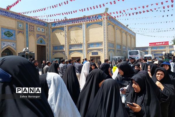 مراسم عزاداری و اقامه نماز ظهر روز عاشورا در حرم مطهر احمدبن موسی(ع)