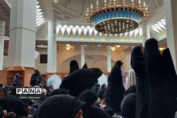 مراسم عزاداری و اقامه نماز ظهر روز عاشورا در حرم مطهر احمدبن موسی(ع)