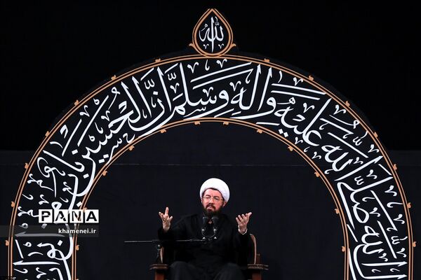 عزاداری شب تاسوعا با حضور رهبر انقلاب