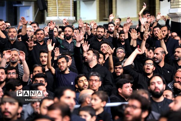 عزاداری شب تاسوعا با حضور رهبر انقلاب
