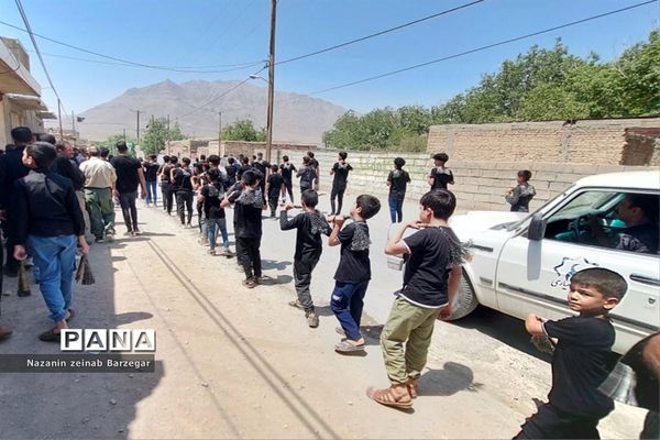 مراسم عزاداری و زنجیر‌زنی روز عاشورا در بوانات