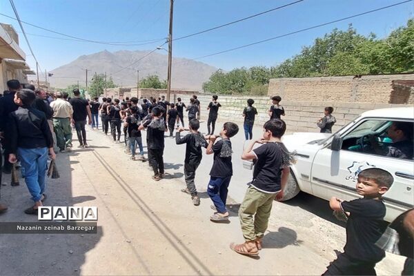 مراسم عزاداری و زنجیر‌زنی روز عاشورا در بوانات