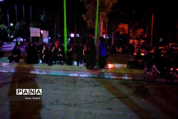 مراسم شام غریبان در جوار آرامگاه شهید گمنام