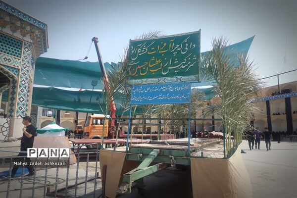 ‌عزاداری و نخل‌برداری مردم حسینی اشکذر در روز عاشورا