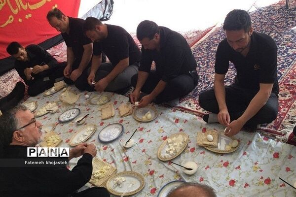 خدمت مردمان شهرستان قرچک به عزادارن حسینی در محرم