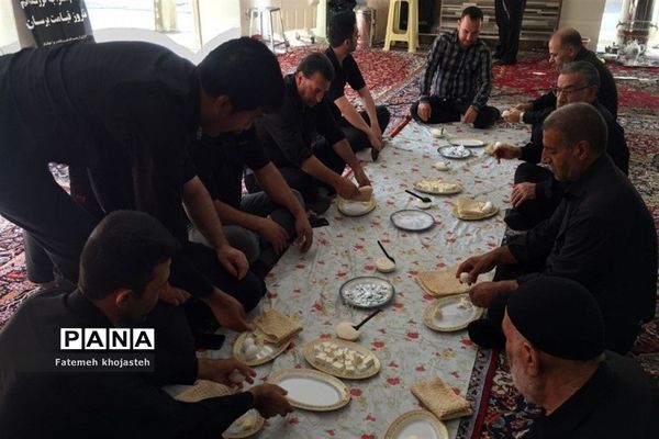 خدمت مردمان شهرستان قرچک به عزادارن حسینی در محرم