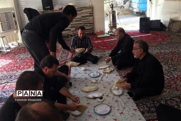 خدمت مردمان شهرستان قرچک به عزادارن حسینی در محرم