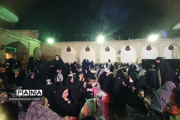 مراسم  عزاداری شام غریبان در حرم  مطهر علی بن حمزه(ع)