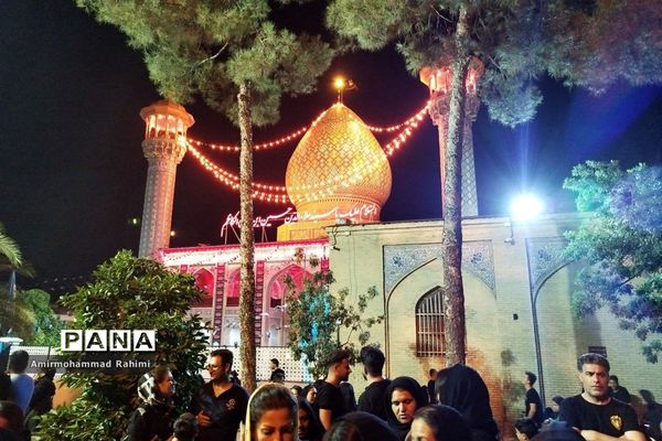 عزاداری شام غریبان در حرم مطهر سید‌علاءالدین حسین (ع)