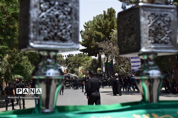 سنت عَلَم‌کشی به یاد علمدار دشت نینوا در تربت حیدریه