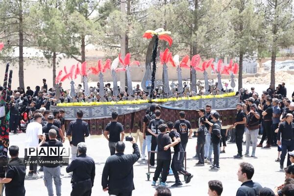 اقامه عزای سرور‌و‌سالار شهیدان در ظهر عاشورا