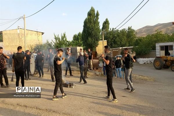 عزاداری روز عاشورا در شهرستان شازند