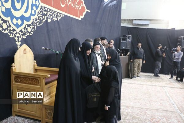 آیین رونمایی از کتیبه بانوان عاشورایی در هیات هنر و رسانه