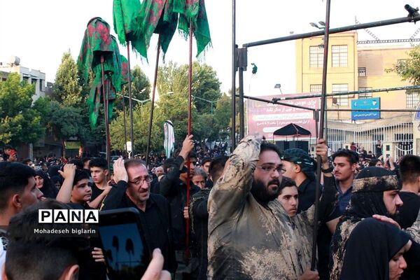 عزاداری کرمانشاهیان در عاشورای حسینی