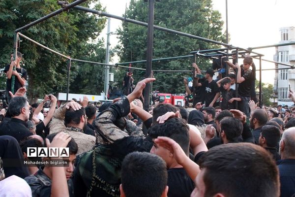 عزاداری کرمانشاهیان در عاشورای حسینی