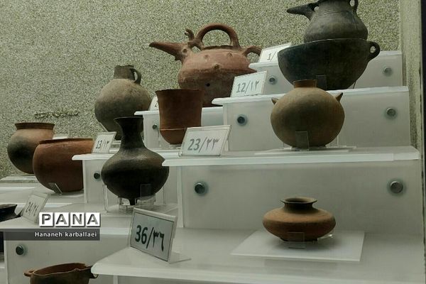 بازدید مسئولان انجمن دانش‌آموزی بهارستان 2 از موزه بزرگ رضوی