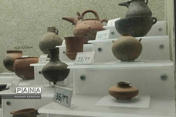 بازدید مسئولان انجمن دانش‌آموزی بهارستان 2 از موزه بزرگ رضوی