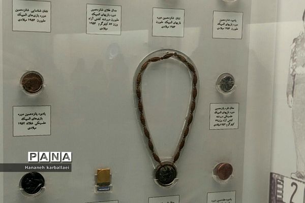 بازدید مسئولان انجمن دانش‌آموزی بهارستان 2 از موزه بزرگ رضوی