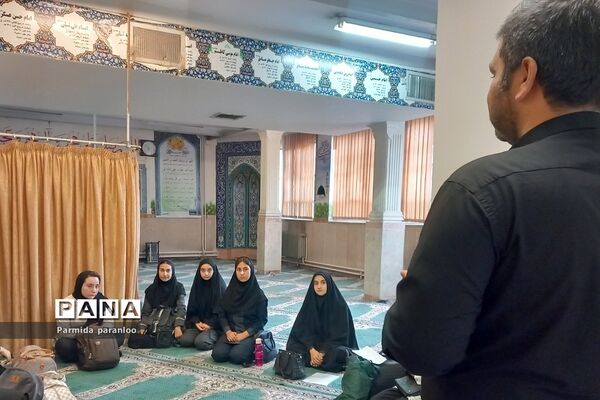 بدرقه دانش‌آموزان بهارستانی به اردوی یاور‌مربیان