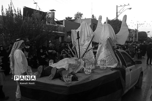 گرامیداشت آیین سوم امام حسین(ع) با بازسازی دسته بنی اسد