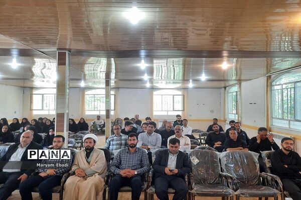 دوره آموزشی مهارتی مربیان عضو سازمان دانش‌آموزی جنوب آذربایجان غربی (قطب 2)