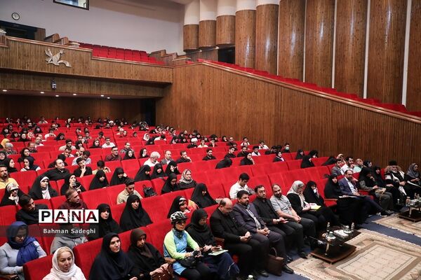 دورهمی فعالان حوزه کودک و نوجوان