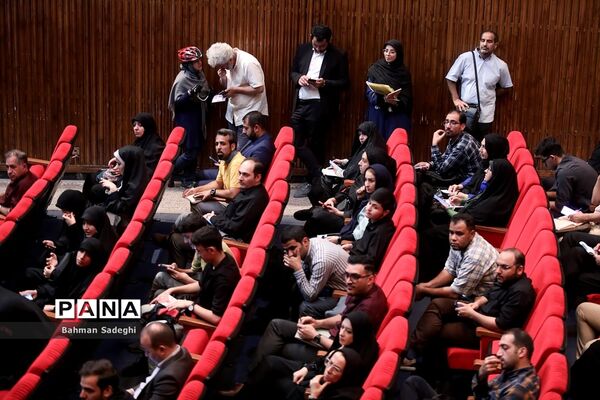 دورهمی فعالان حوزه کودک و نوجوان