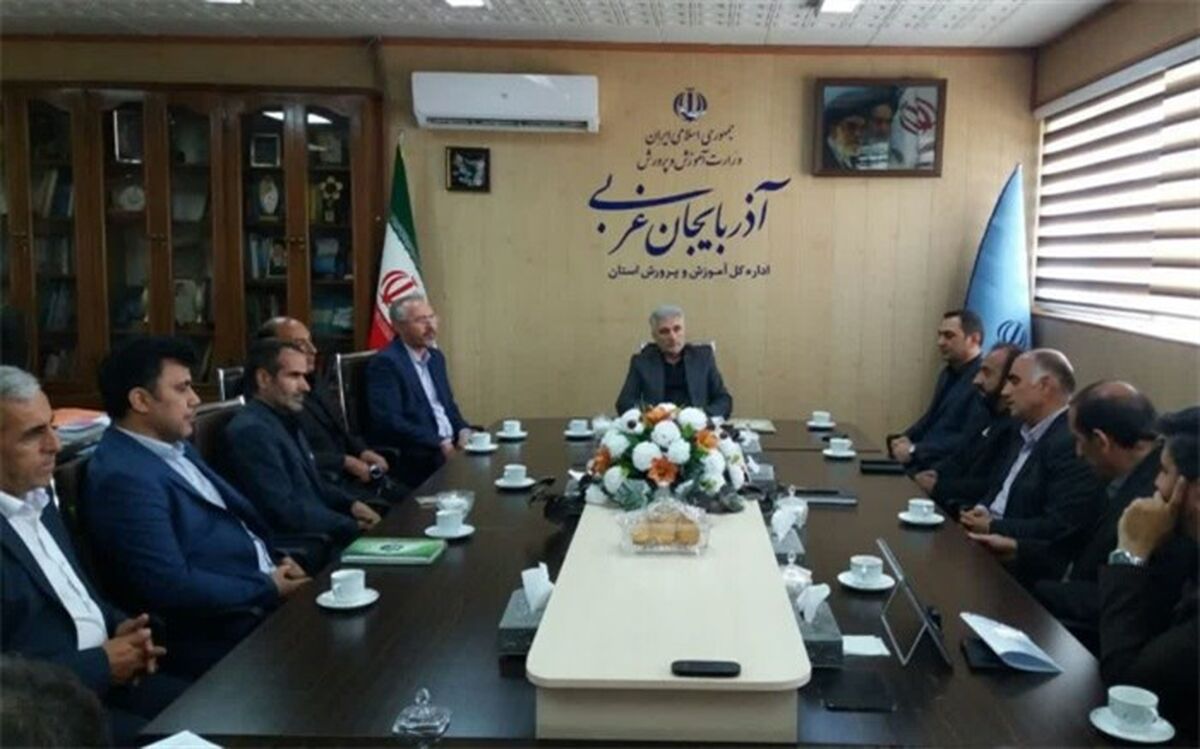گفتمان واحد از معنای تربیت در مدارس پیگیری می‌شود