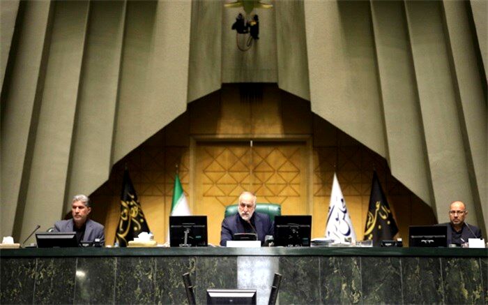 کمیسیون تلفیق برنامه بر مهار تورم و تحقق رشد ۸ درصدی اقتصاد تاکید دارد