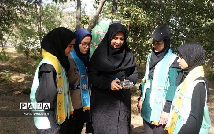 کارگاه جهت‌یابی برای یاورمربیان پیشتاز دختر در اردو استانی سازمان دانش‌آموزی شهرستان‌های استان تهران/فیلم