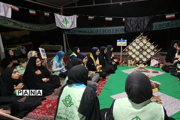 محفل انس با قرآن در شب دوم سفر تربیتی یاو‌رمربیان پیشتاز شهرستان قدس