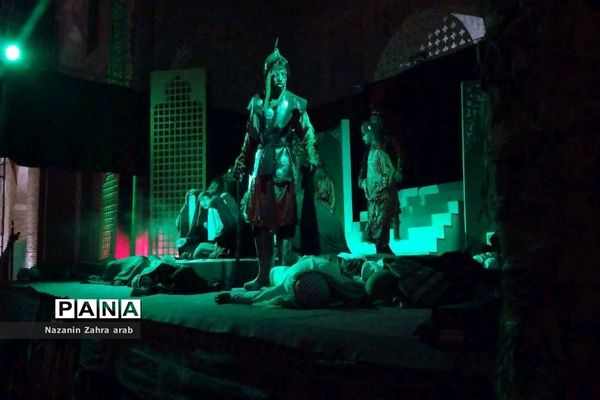 اجرای نمایش شیدای‌ زمان به‌مناسبت ماه محرم در مسجد جامع ورامین