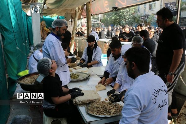 ایستگاه‌های صلواتی و حضور نوجوانان در دسته های عزاداری محرم