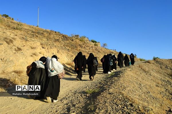 اجرای برنامه کوهپیمایی ویژه بسیجیان دختر مشهدی