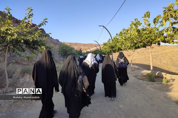 اجرای برنامه کوهپیمایی ویژه بسیجیان دختر مشهدی