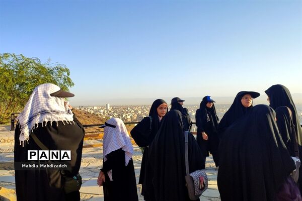 اجرای برنامه کوهپیمایی ویژه بسیجیان دختر مشهدی