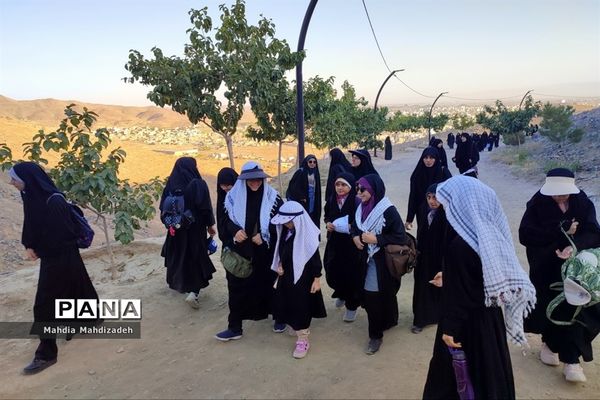 اجرای برنامه کوهپیمایی ویژه بسیجیان دختر مشهدی