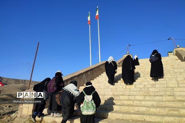 اجرای برنامه کوهپیمایی ویژه بسیجیان دختر مشهدی